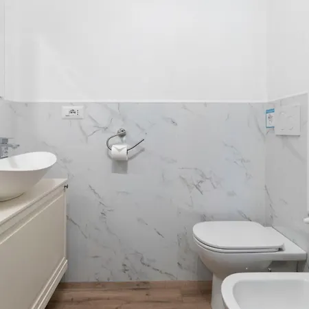 Intrho Pta Venezia Comfort Flat Milão Exterior foto
