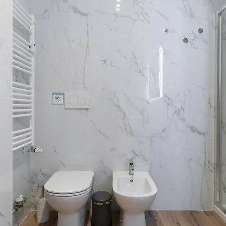 Intrho Pta Venezia Comfort Flat Milão Exterior foto